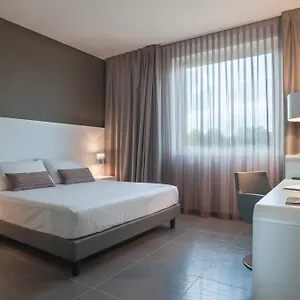 Hotel 8piuhotel, Lecce